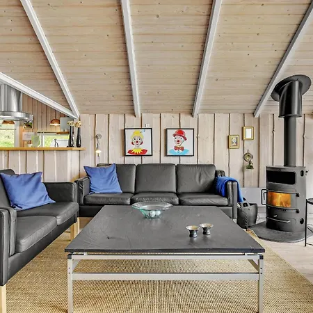 Дом отдыха Three-bedroom In Sydals