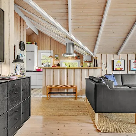 Дом отдыха Three-bedroom In Sydals *