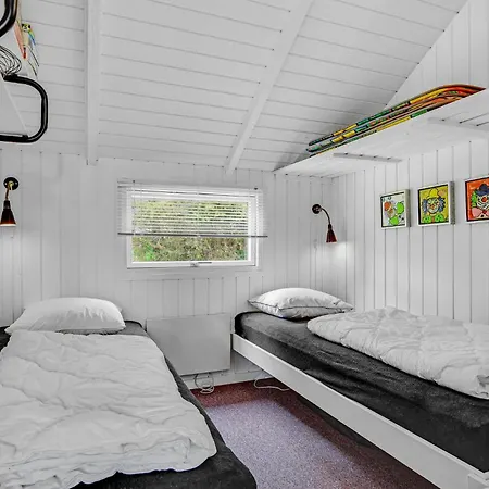 Three-bedroom In Sydals * Sarup