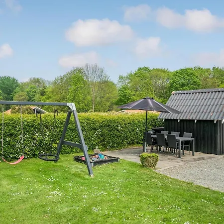 Three-bedroom In Sydals Sarup