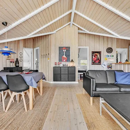 Three-bedroom In Sydals Дом отдыха *