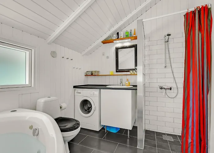 Three-bedroom In Sydals *