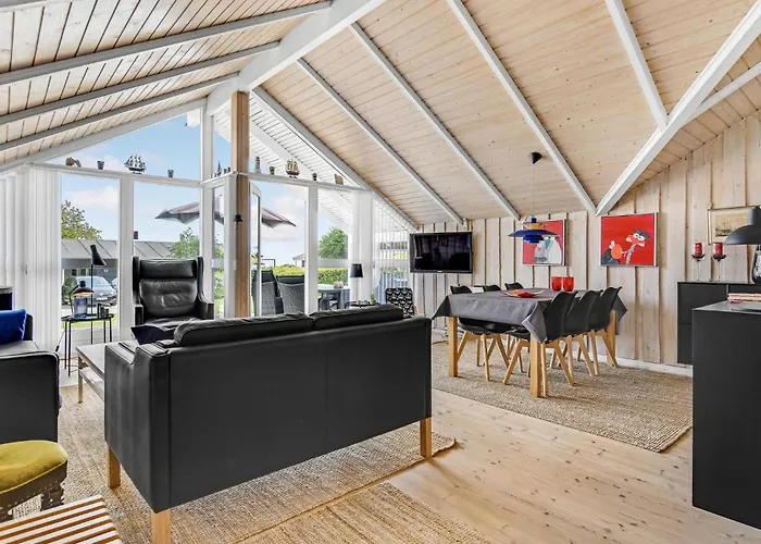 Three-bedroom In Sydals Sarup