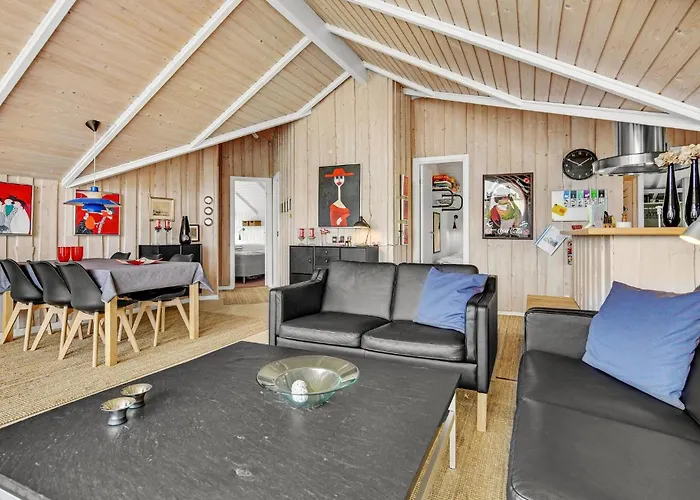 Three-bedroom In Sydals 別荘 Sarup