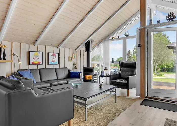 Three-bedroom In Sydals *