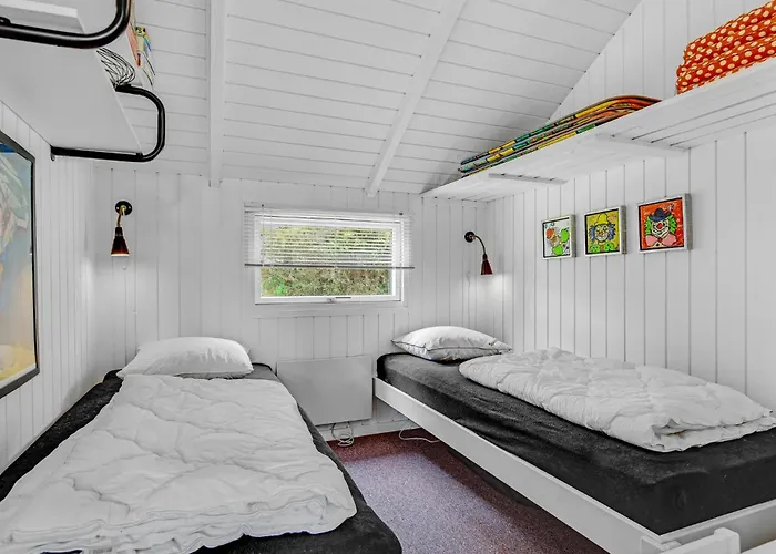 Three-bedroom In Sydals * Sarup