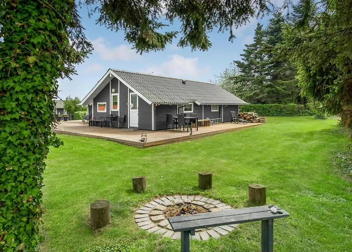 Three-bedroom In Sydals Sarup